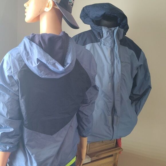 Columbia Jacket Bundle – 2 Sizes – Outdoor Gear for the Whole Family - Picture 5 of 11